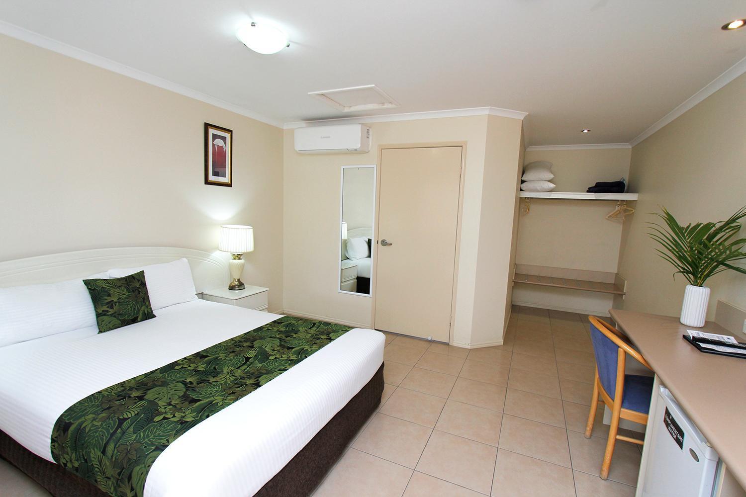 The Palms Motel Chinchilla Eksteriør bilde